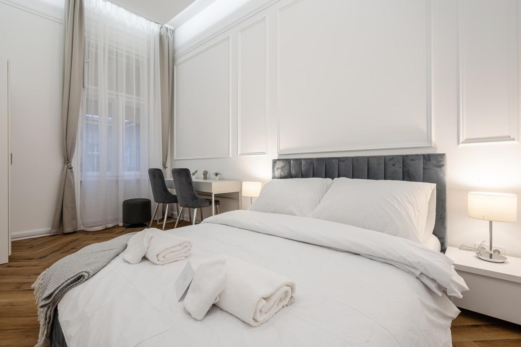 Lazar 16 - Royal Opera Suite, Location By Bqa Apartamento