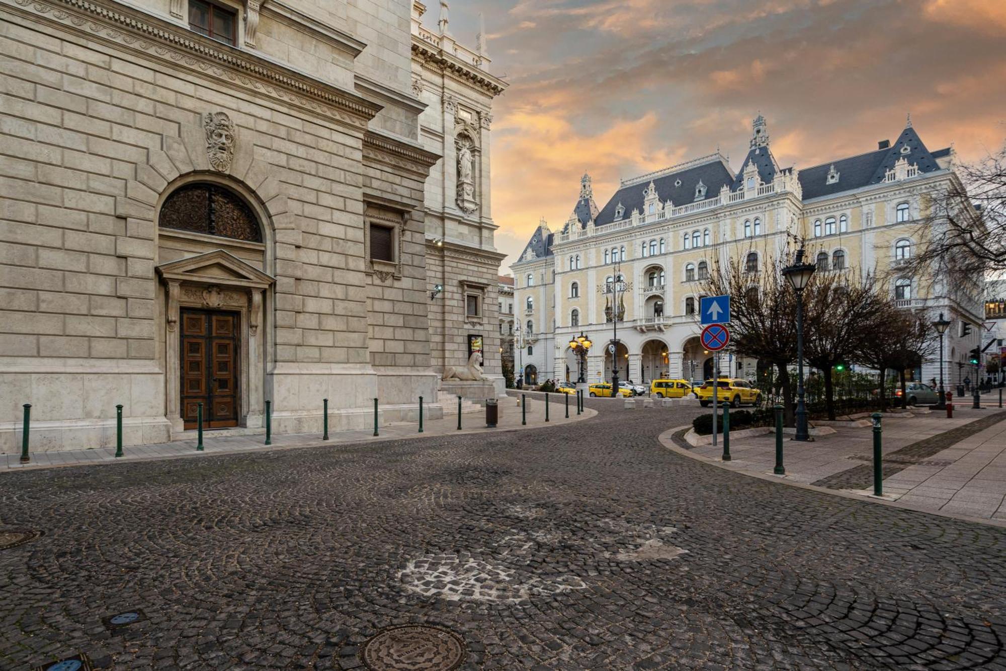Lazar 16 - Royal Opera Suite, Location By Bqa Apartamento